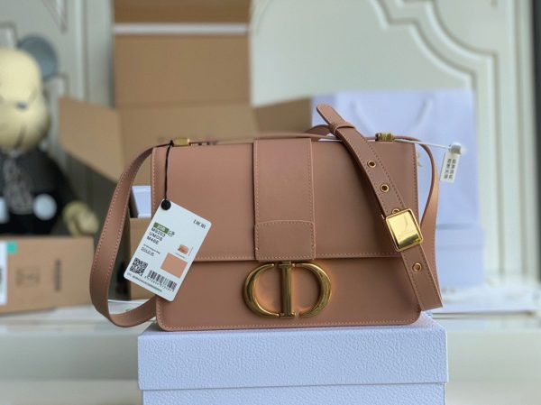 Contrefaçon Sac Dior 30 Montaigne Medium en veau box poudre – Image 7