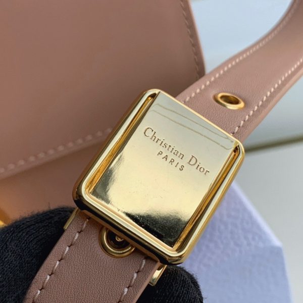 Contrefaçon Sac Dior 30 Montaigne Medium en veau box poudre – Image 3