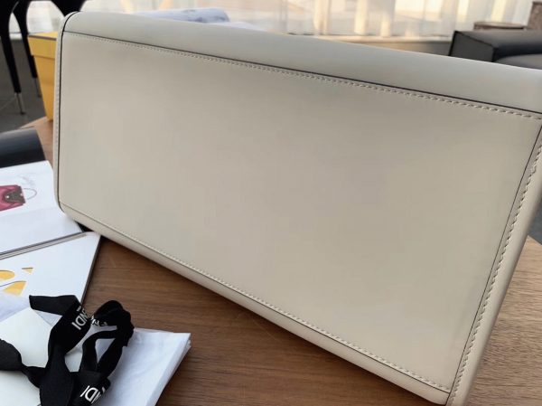 Réplique Fendi Sunshine Grand Sac Cabas en cuir de veau blanc – Image 7