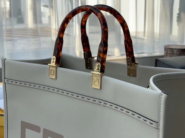 Réplique Fendi Sunshine Grand Sac Cabas en cuir de veau blanc – Image 2