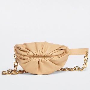 Réplique sac banane Bottega Veneta The Pouch en Amande