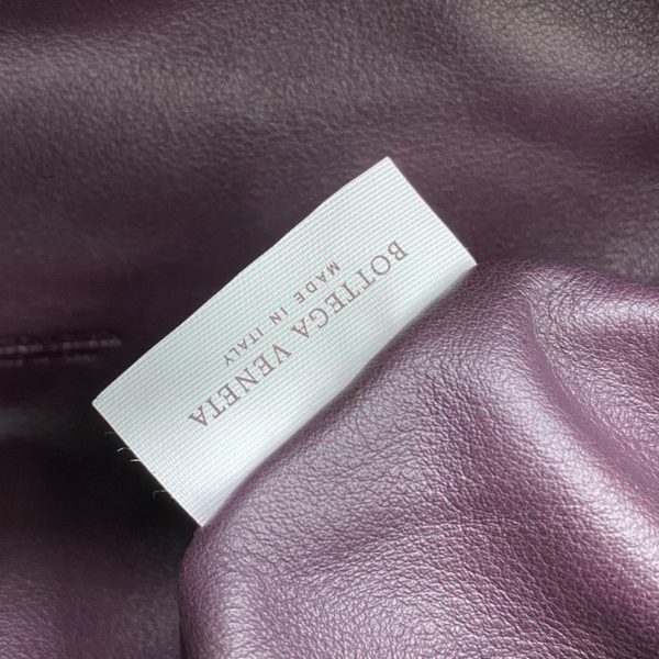 Faux sac banane Bottega Veneta The Pouch en Raisin – Image 4