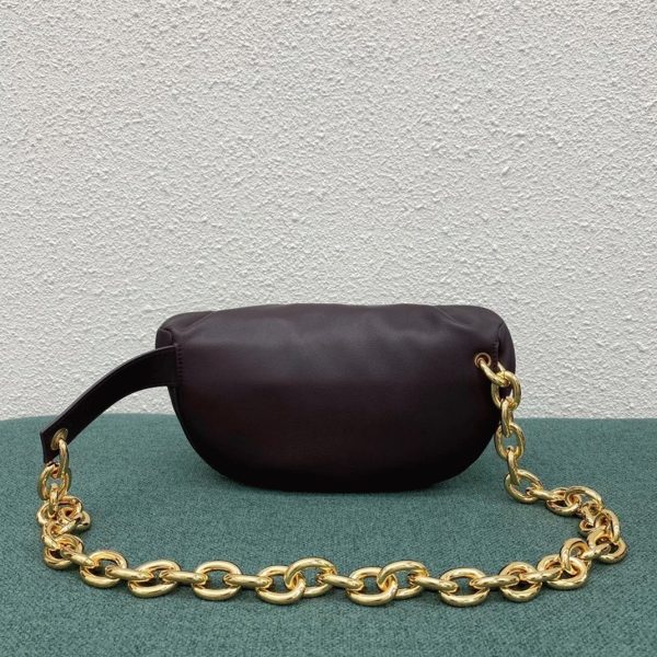 Faux sac banane Bottega Veneta The Pouch en Raisin – Image 2
