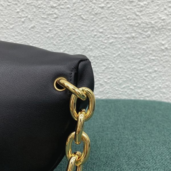 Faux sac banane Bottega Veneta The Pouch en Noir – Image 9