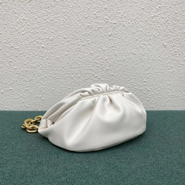 Réplique sac banane Bottega Veneta The Pouch en Blanc – Image 6