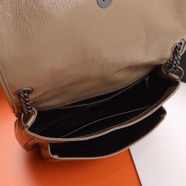 Réplique Sac Saint Laurent Niki Medium à Chaîne en Beige – Image 12