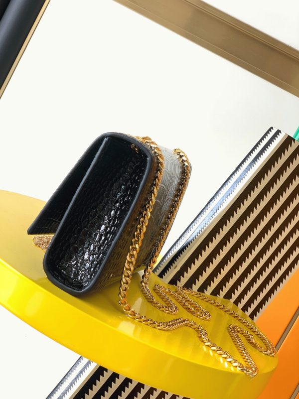Fausse Sacoche Saint Laurent Kate Small à Frange en Cuir Embossé Crocodile Noir – Image 8