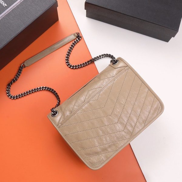 Réplique Sac Saint Laurent Niki Medium à Chaîne en Beige – Image 10