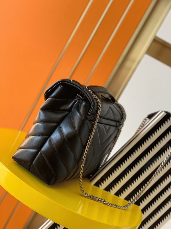 Fausse Sacoche Saint Laurent LouLou Small à Chaîne en Noir – Image 5