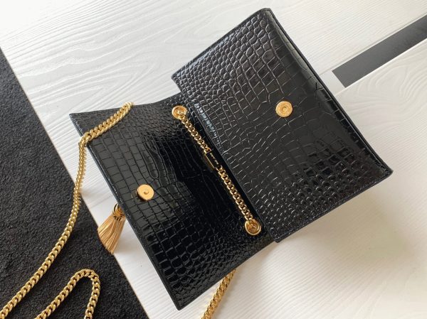 Fausse Sacoche Saint Laurent Kate Small à Frange en Cuir Embossé Crocodile Noir – Image 3