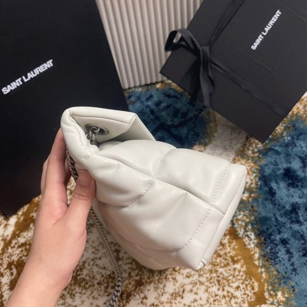 Sac Saint Laurent Puffer Small à Chaîne en Cuir d’Agneau Ivoire – Image 10