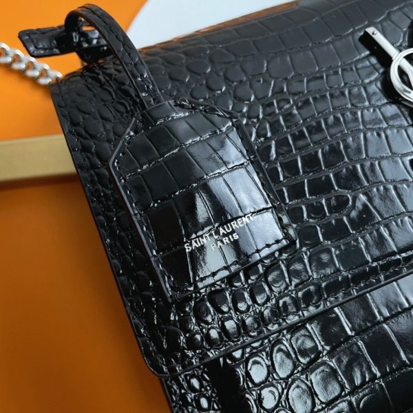 Sac Saint Laurent Sunset Medium à Chaîne en Cuir Embossé Crocodile Noir – Image 8
