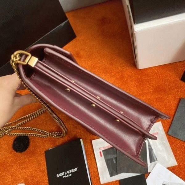 Fausse Sacoche Saint Laurent Cassandra Medium à Chaîne en Bordeaux – Image 2