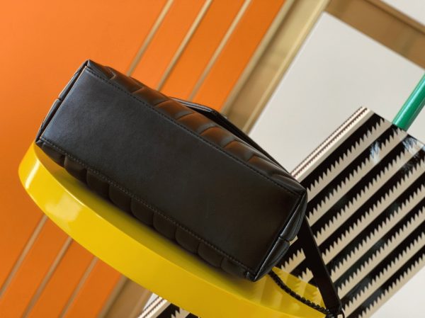 Réplique Sac Saint Laurent LouLou Small à Chaîne en Noir Intégral – Image 9