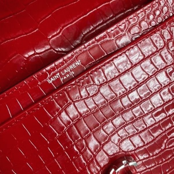 Contrefaçon Sac Saint Laurent Cassandra Medium en Rouge Crocodile – Image 8