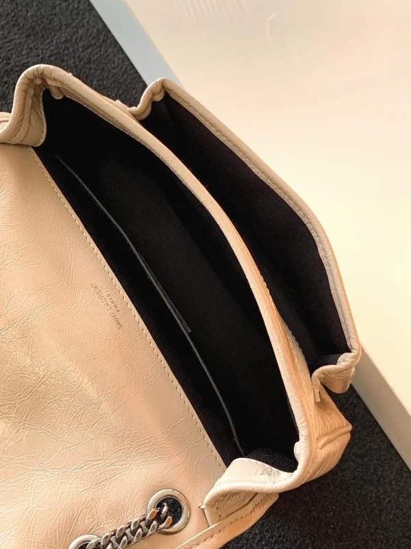 Réplique Sac Saint Laurent Niki Baby à Chaîne en Beige – Image 8