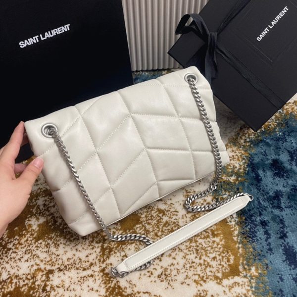 Sac Saint Laurent Puffer Small à Chaîne en Cuir d’Agneau Ivoire – Image 4