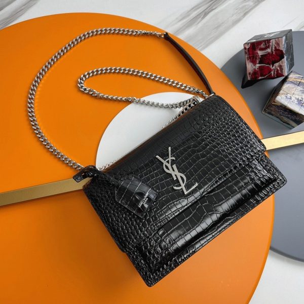 Sac Saint Laurent Sunset Medium à Chaîne en Cuir Embossé Crocodile Noir – Image 9