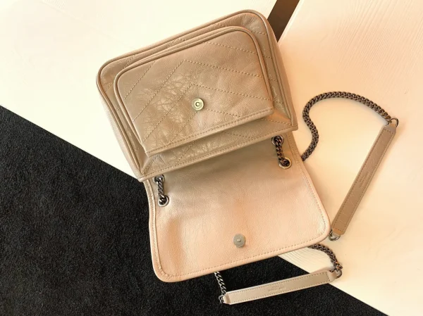 Réplique Sac Saint Laurent Niki Baby à Chaîne en Beige – Image 4