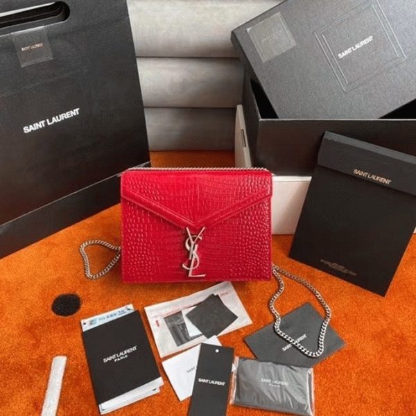 Contrefaçon Sac Saint Laurent Cassandra Medium en Rouge Crocodile – Image 3
