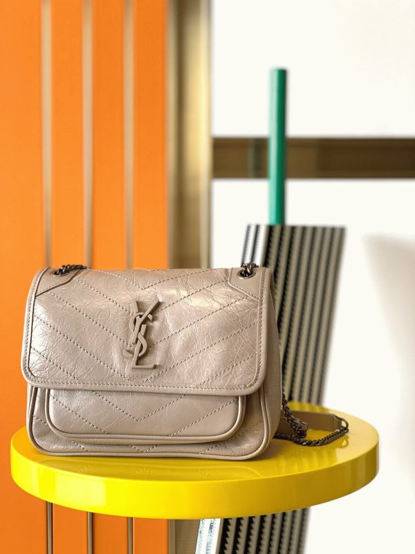 Réplique Sac Saint Laurent Niki Baby à Chaîne en Beige – Image 10