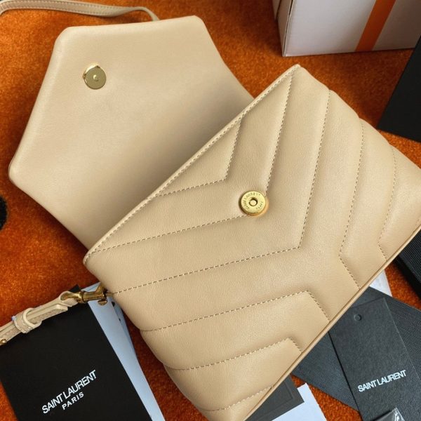 Réplique Sac Saint Laurent LouLou Toy avec Bandoulière en Beige – Image 2