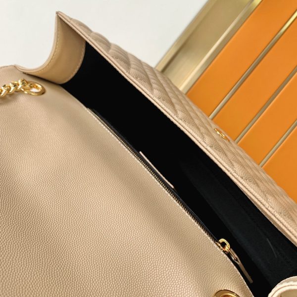 Fausse Sacoche Saint Laurent Envelope Large en Beige – Image 4