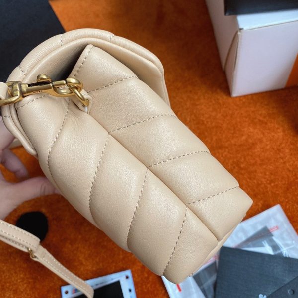 Réplique Sac Saint Laurent LouLou Toy avec Bandoulière en Beige – Image 6