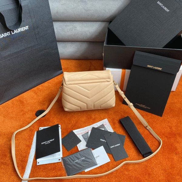 Réplique Sac Saint Laurent LouLou Toy avec Bandoulière en Beige – Image 8