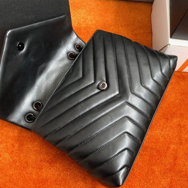 Réplique Sac Saint Laurent LouLou Medium à Chaîne en Noir – Image 9