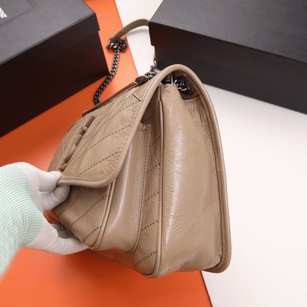 Réplique Sac Saint Laurent Niki Medium à Chaîne en Beige – Image 3