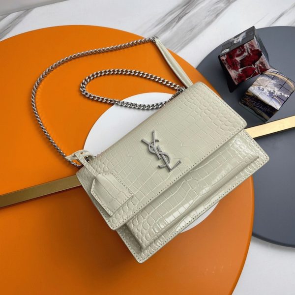 Sac Saint Laurent Sunset Medium à Chaîne en Cuir Embossé Crocodile Ivoire – Image 9