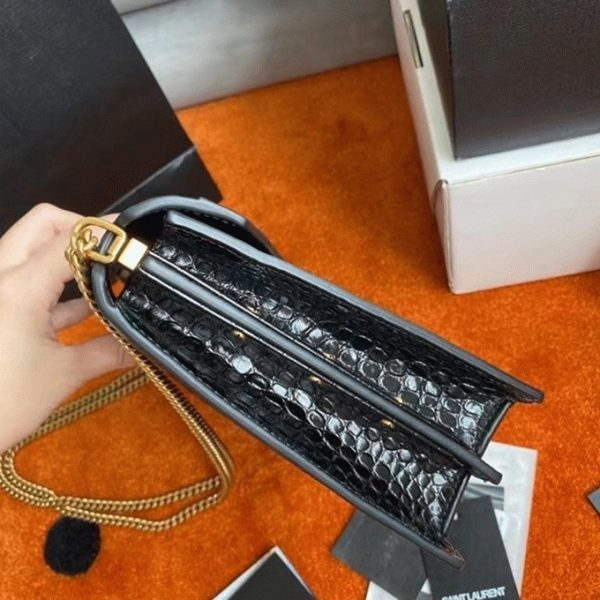 Contrefaçon Sac Saint Laurent Cassandra Medium en Noir Crocodile – Image 5