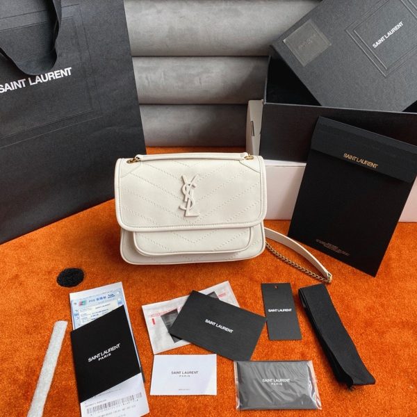 Réplique Sac Saint Laurent Niki Baby à Chaîne en Blanc – Image 3