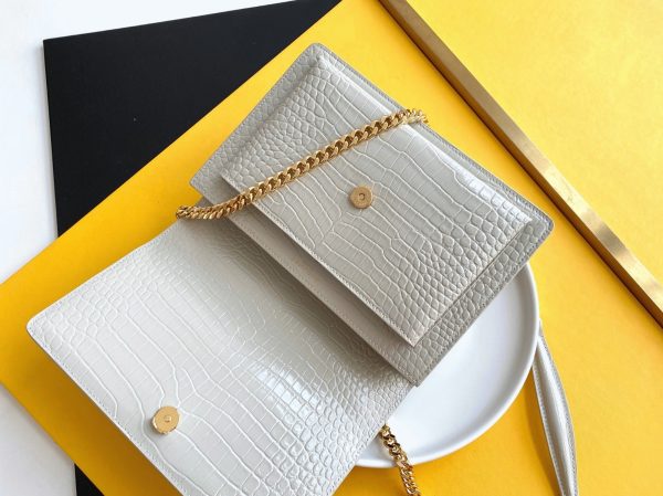 Sac Saint Laurent Sunset Medium à Chaîne en Cuir Embossé Crocodile Ivoire – Image 5