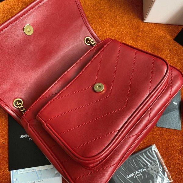 Réplique Sac Saint Laurent Niki Baby à Chaîne en Rouge – Image 10