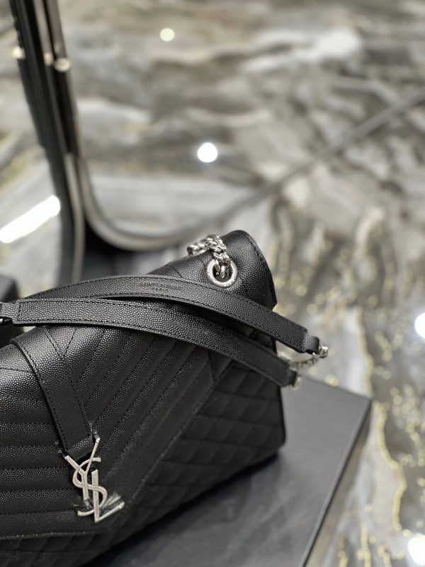 Fausse Sacoche Saint Laurent Envelope Large en Noir – Image 6
