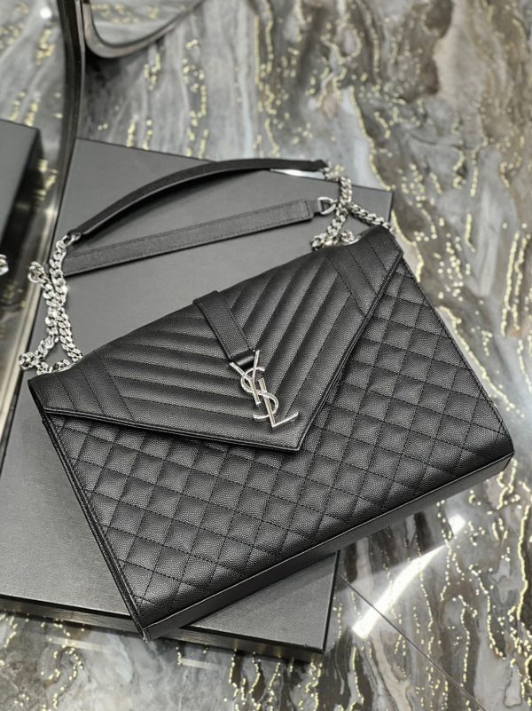 Fausse Sacoche Saint Laurent Envelope Large en Noir – Image 3