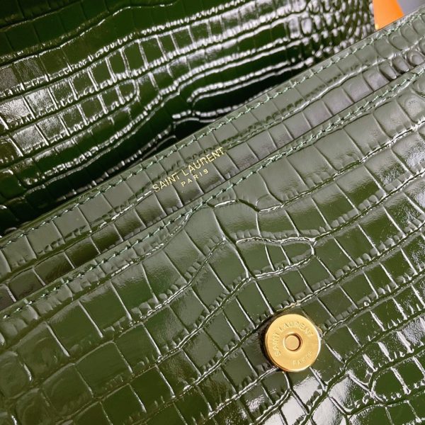 Sac Saint Laurent Sunset Medium à Chaîne en Cuir Embossé Crocodile Vert – Image 5