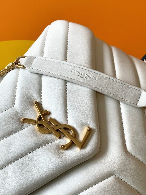 Contrefaçon Sac Saint Laurent LouLou Small à Chaîne en Blanc – Image 6