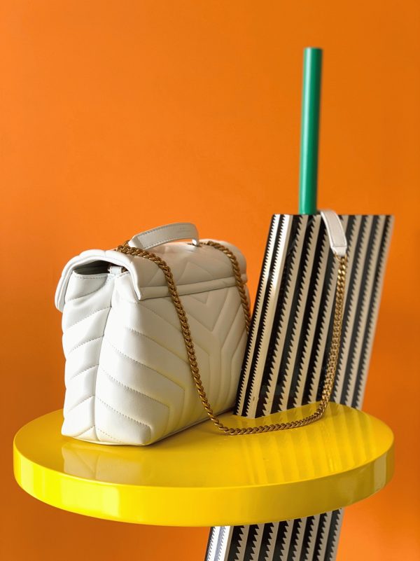 Contrefaçon Sac Saint Laurent LouLou Small à Chaîne en Blanc – Image 3
