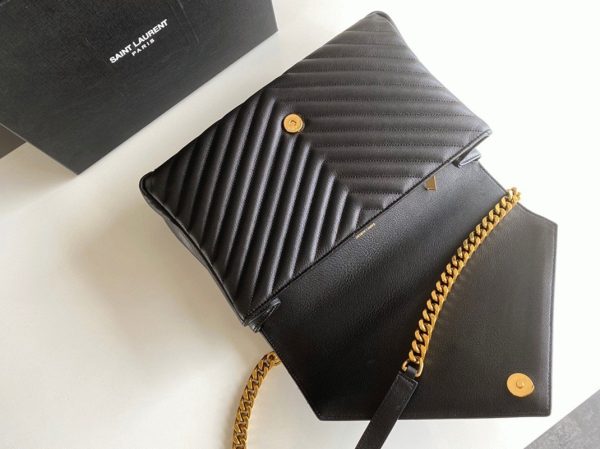 Contrefaçon Sac Saint Laurent College Large à Chaîne en Noir – Image 8