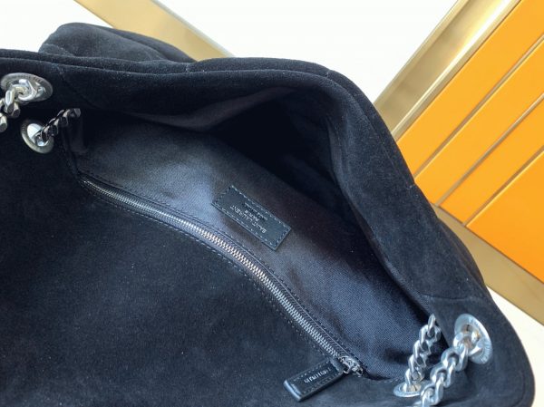 Sac Saint Laurent Puffer Medium à Chaîne en Veau Velours Noir – Image 8