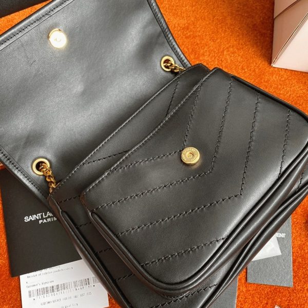 Contrefaçon Sac Saint Laurent Niki Baby à Chaîne en Noir – Image 10