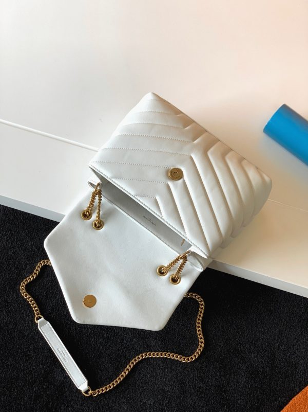 Contrefaçon Sac Saint Laurent LouLou Small à Chaîne en Blanc – Image 10