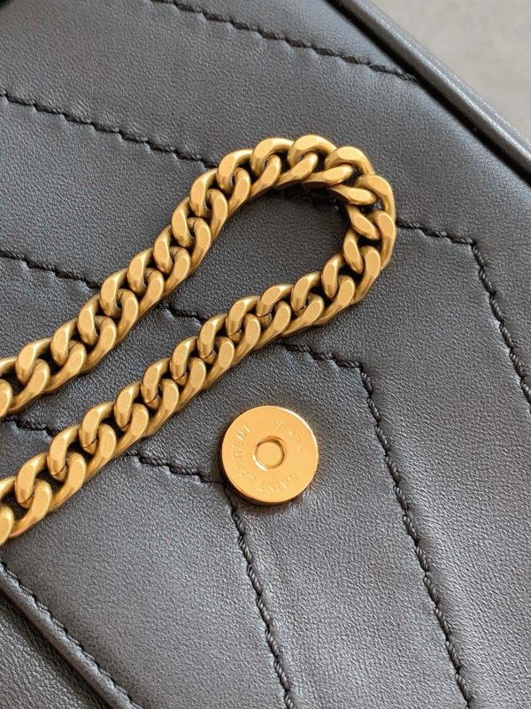 Contrefaçon Sac Saint Laurent Niki Baby à Chaîne en Noir – Image 7
