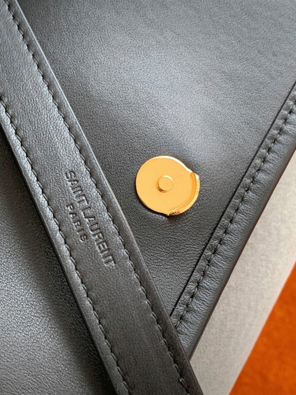 Contrefaçon Sac Saint Laurent Niki Baby à Chaîne en Noir – Image 6