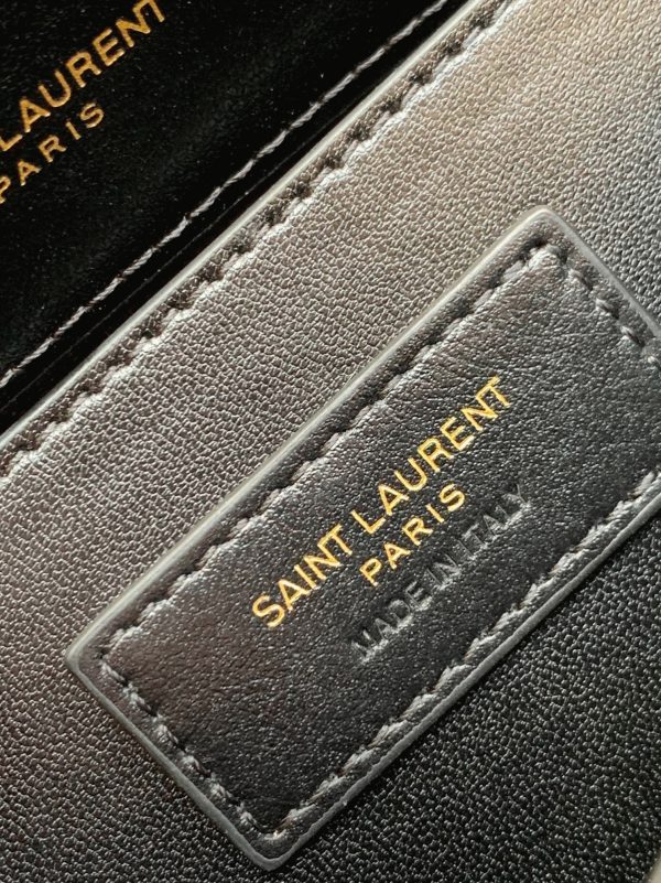 Faux Sac de Créateur Saint Laurent LouLou Small à Chaîne en Noir – Image 5