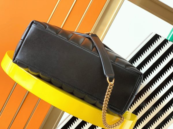 Faux Sac de Créateur Saint Laurent LouLou Small à Chaîne en Noir – Image 2