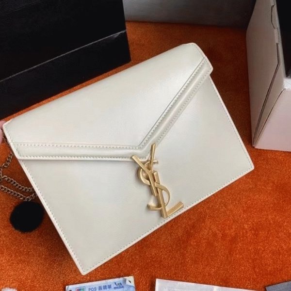 Fausse Sacoche Saint Laurent Cassandra Medium à Chaîne en Blanc – Image 5
